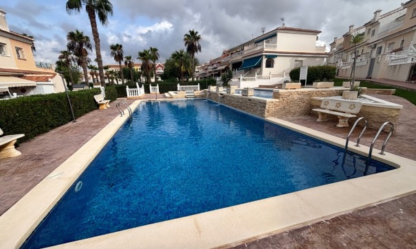 Sale - Town house -
Benijofar - Monte Azul