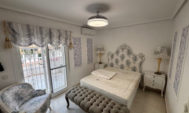 Sale - Town house -
Benijofar - Monte Azul