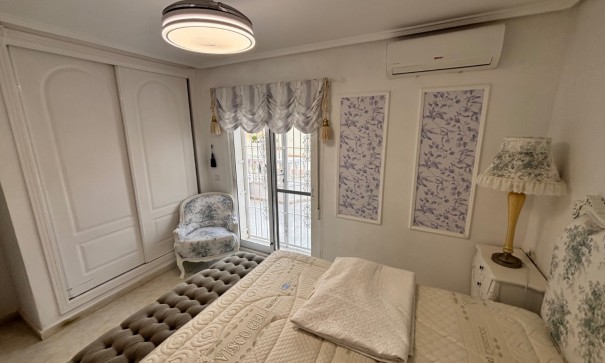 Sale - Town house -
Benijofar - Monte Azul