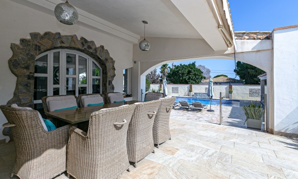 Sale - Detached Villa -
Campoamor - Lomas de Don Juan