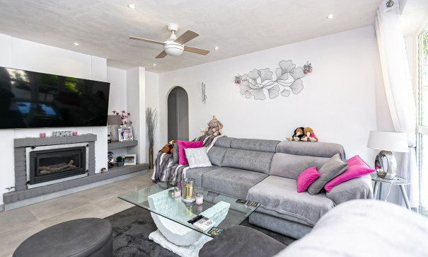 Sale - Detached Villa -
Campoamor - Lomas de Don Juan