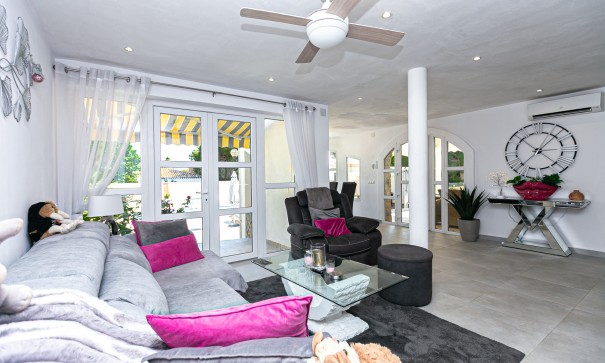 Sale - Detached Villa -
Campoamor - Lomas de Don Juan