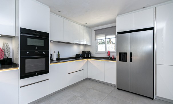 Sale - Detached Villa -
Campoamor - Lomas de Don Juan