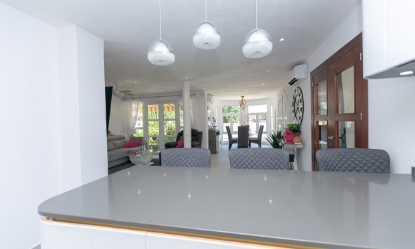 Sale - Detached Villa -
Campoamor - Lomas de Don Juan