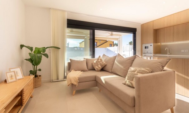 Herverkoop - Halfvrijstaande villa -
Torrevieja - torrevieja