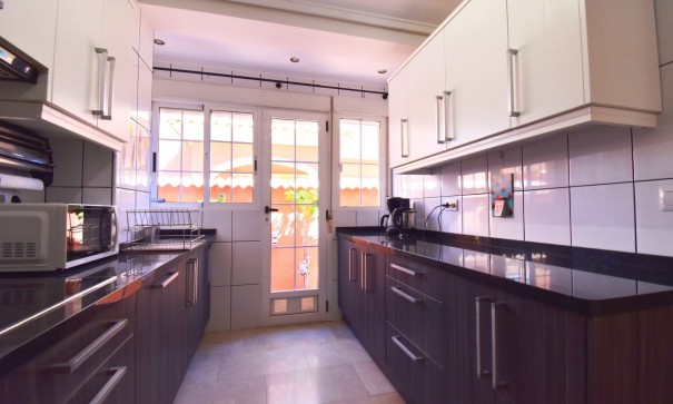 Sale - Detached Villa -
Orihuela Costa - Playa Flamenca