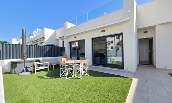 Sale - Detached Villa -
Pilar de la Horadada - Lo Romero Golf