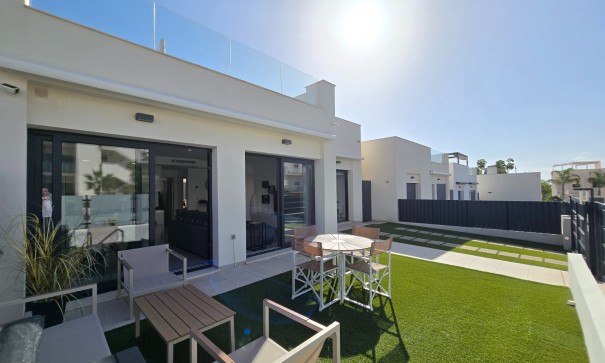 Sale - Detached Villa -
Pilar de la Horadada - Lo Romero Golf