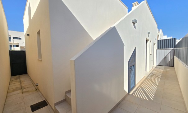 Sale - Detached Villa -
Pilar de la Horadada - Lo Romero Golf