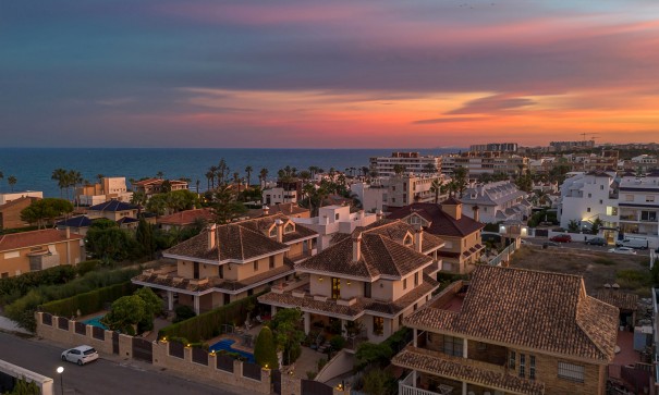 Sale - Detached Villa -
Torrevieja - La veleta