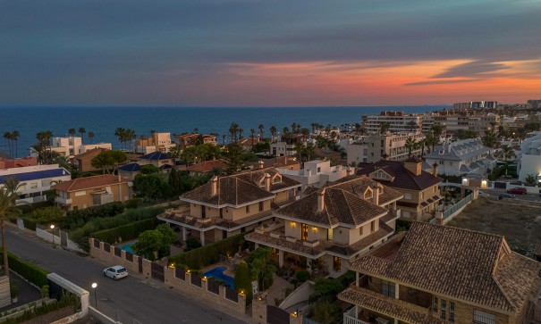 Sale - Detached Villa -
Torrevieja - La veleta