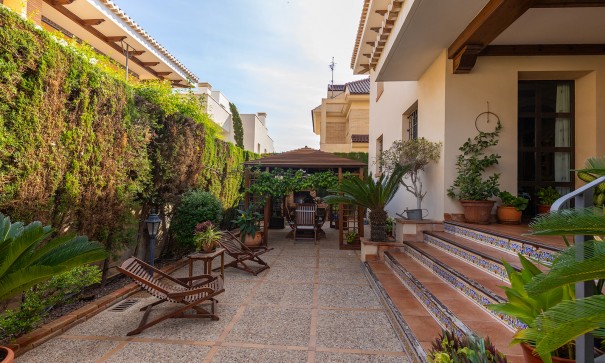 Sale - Detached Villa -
Torrevieja - La veleta