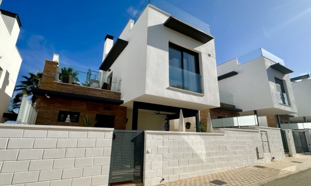 Sale - Detached Villa -
Orihuela Costa - Lomas de Cabo Roig