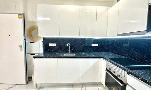 Sale - Apartment Flat -
Torrevieja - Playa del cura