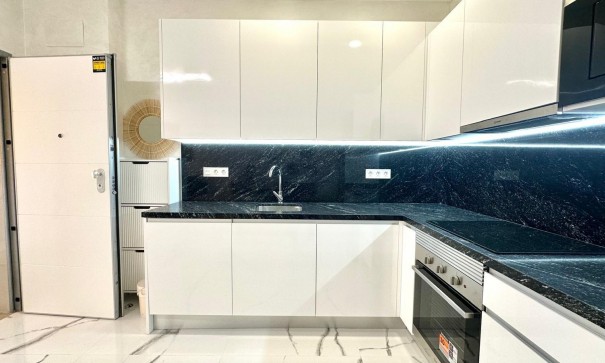 Sale - Apartment Flat -
Torrevieja - Playa del cura