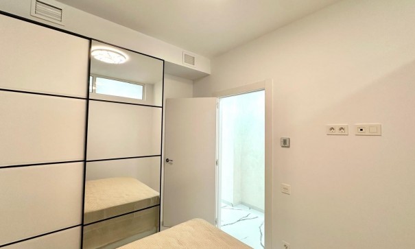 Sale - Apartment Flat -
Torrevieja - Playa del cura