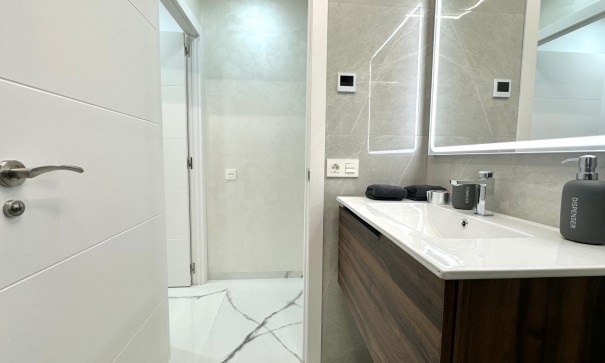 Sale - Apartment Flat -
Torrevieja - Playa del cura