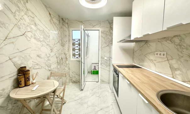 Sale - Apartment Flat -
Torrevieja - Playa del cura