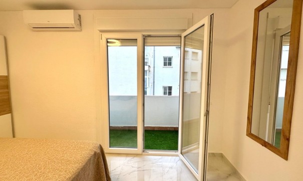 Sale - Apartment Flat -
Torrevieja - Playa del cura