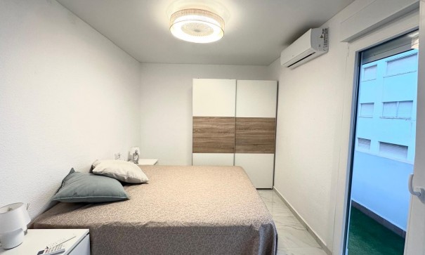 Sale - Apartment Flat -
Torrevieja - Playa del cura