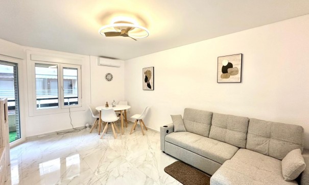 Sale - Apartment Flat -
Torrevieja - Playa del cura