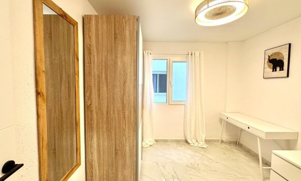 Sale - Apartment Flat -
Torrevieja - Playa del cura