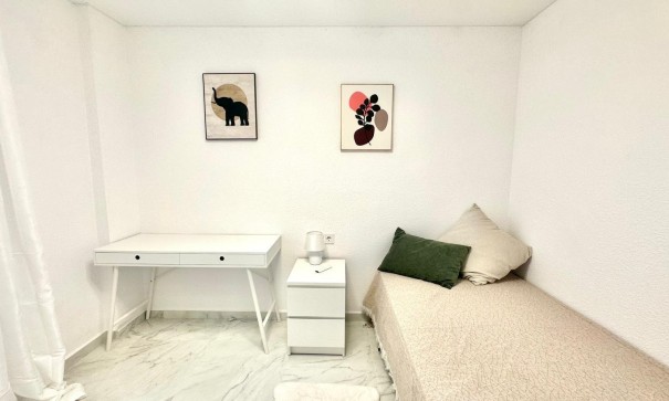 Sale - Apartment Flat -
Torrevieja - Playa del cura