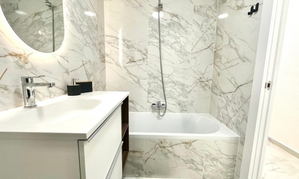 Sale - Apartment Flat -
Torrevieja - Playa del cura