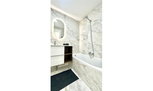 Sale - Apartment Flat -
Torrevieja - Playa del cura