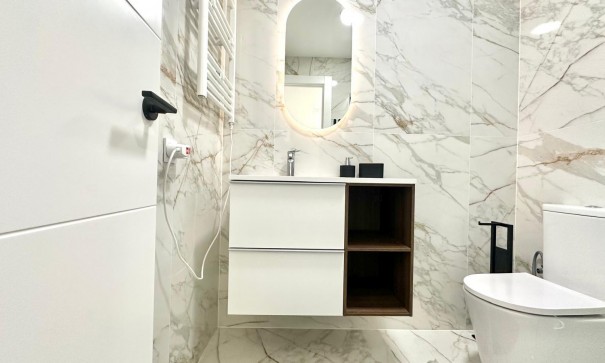 Sale - Apartment Flat -
Torrevieja - Playa del cura