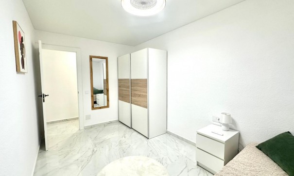 Sale - Apartment Flat -
Torrevieja - Playa del cura