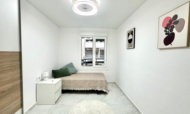 Sale - Apartment Flat -
Torrevieja - Playa del cura