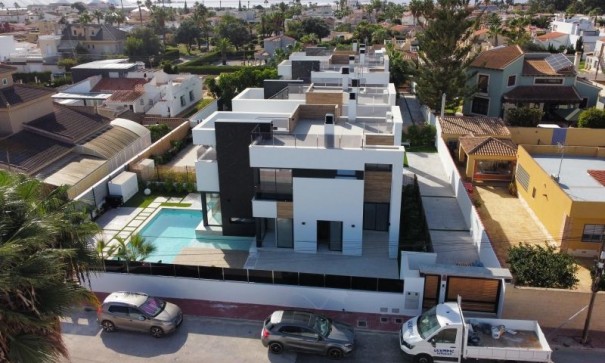 Herverkoop - Vrijstaande Villa -
Torrevieja