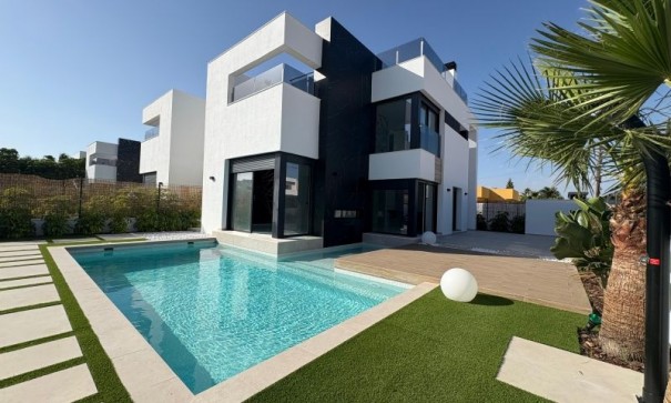 Herverkoop - Vrijstaande Villa -
Torrevieja