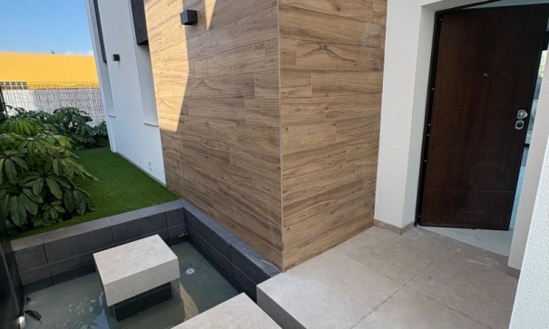 Herverkoop - Vrijstaande Villa -
Torrevieja