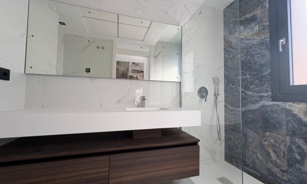 Herverkoop - Vrijstaande Villa -
Torrevieja