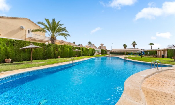 Sale - Town house -
Orihuela Costa - Villamartín