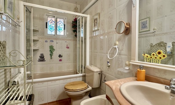 Videresalg - Byhus -
Orihuela Costa - Los Altos