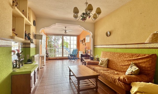 Videresalg - Byhus -
Orihuela Costa - Los Altos