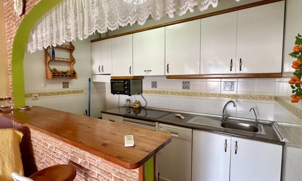 Videresalg - Byhus -
Orihuela Costa - Los Altos