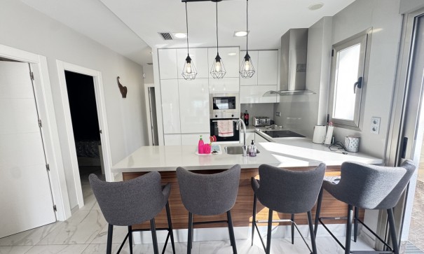 Resale - Freistehende Villa -
Villamartín