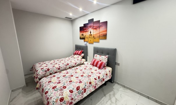 Resale - Freistehende Villa -
Villamartín