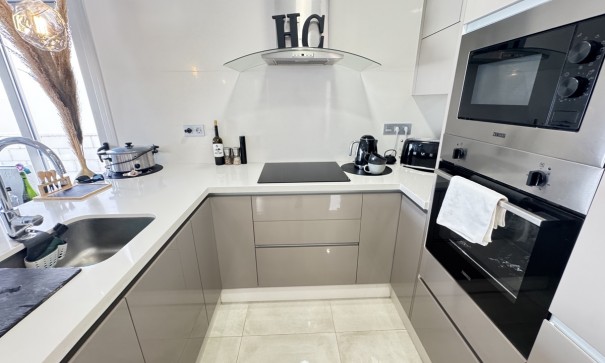 Sale - Detached Villa -
Villamartín - V