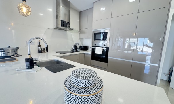 Sale - Detached Villa -
Villamartín - V