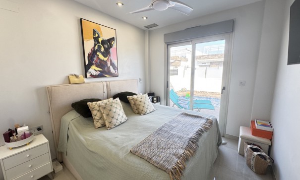 Sale - Detached Villa -
Villamartín - V