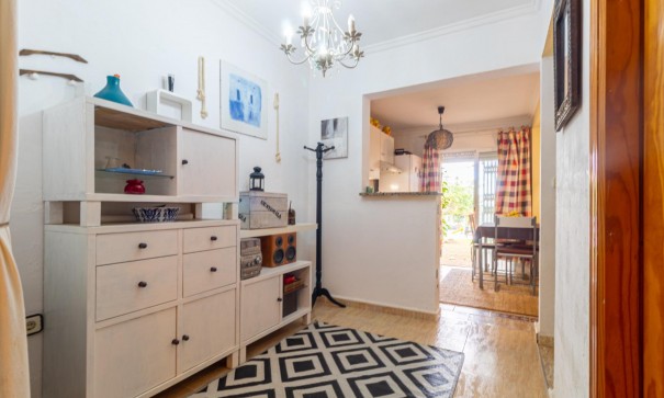 Sale - Town house -
Torrevieja - Los altos