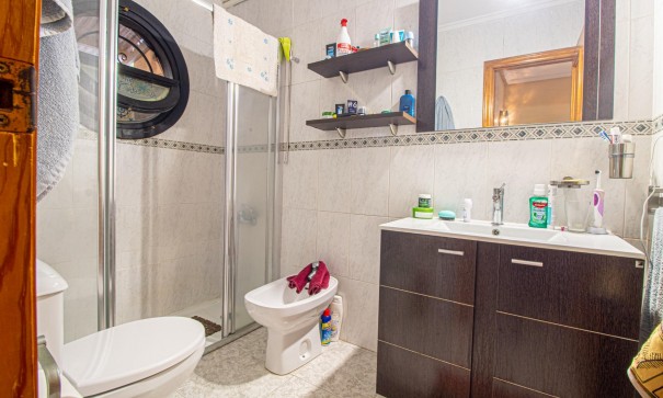 Sale - Town house -
Torrevieja - Los altos