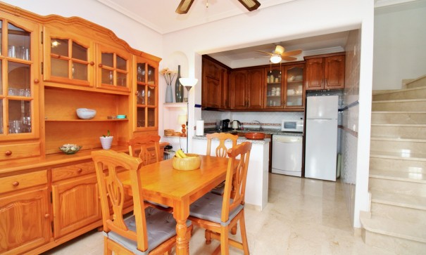 Sale - Town house -
Villamartín - PAU 8