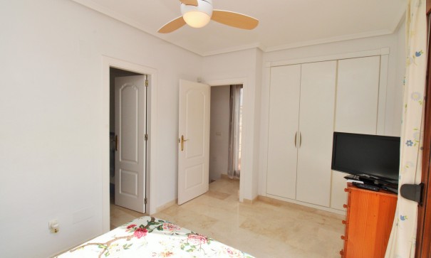 Sale - Town house -
Villamartín - PAU 8