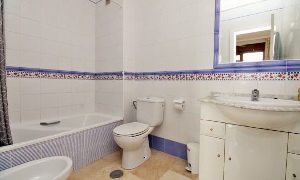 Sale - Town house -
Villamartín - PAU 8